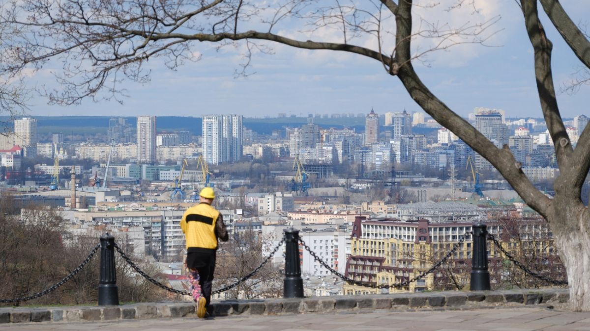 Намного теплее нормы: в Киеве обновлены очередные температурные рекорды