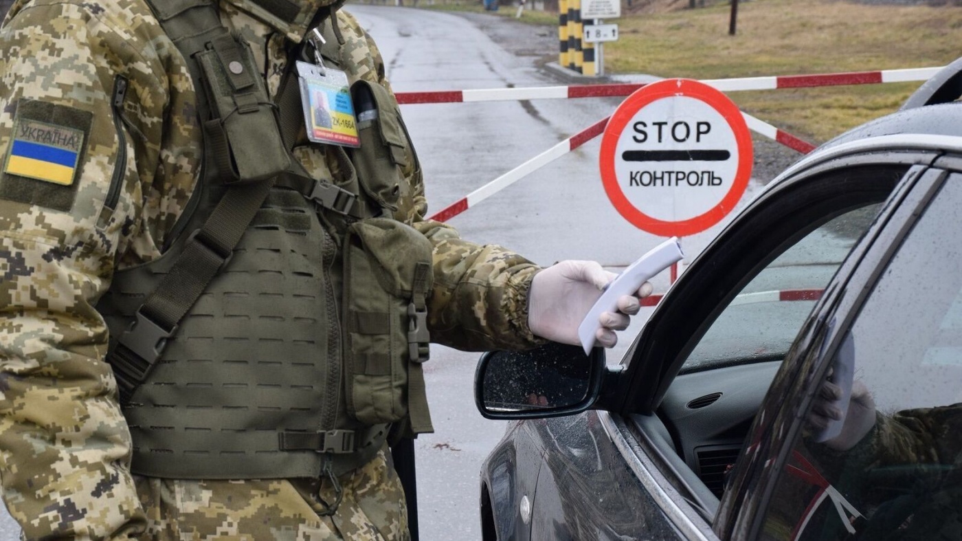 Сколько украинцев покинут страну в текущем году: в НБУ дали неутешительный прогноз