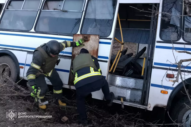 На Дніпропетровщині автобус потрапив у ДТП: багато постраждалих