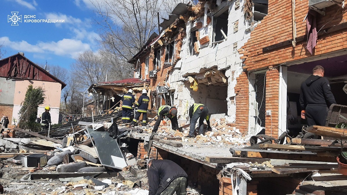 В Кропивницком показали последствия обстрелов, пострадали мирные жители