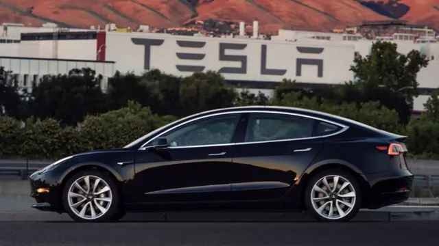 Голова ради директорів Tesla спростувала повідомлення Wall Street Journal про можливу відставку Маска