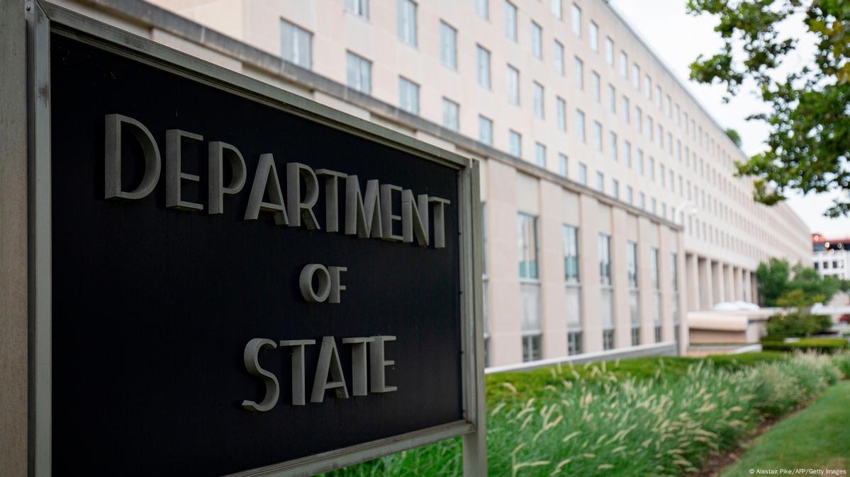 США больше не будут выполнять роль посредника в переговорах с Россией и Украиной, - Госдеп