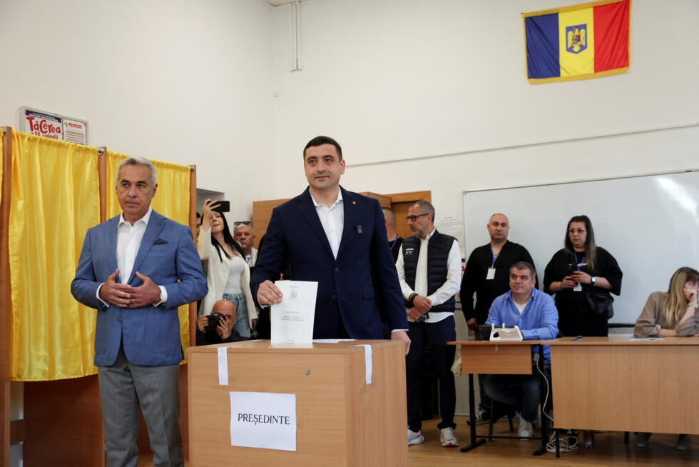 Выборы президента Румынии: кто вышел во второй тур