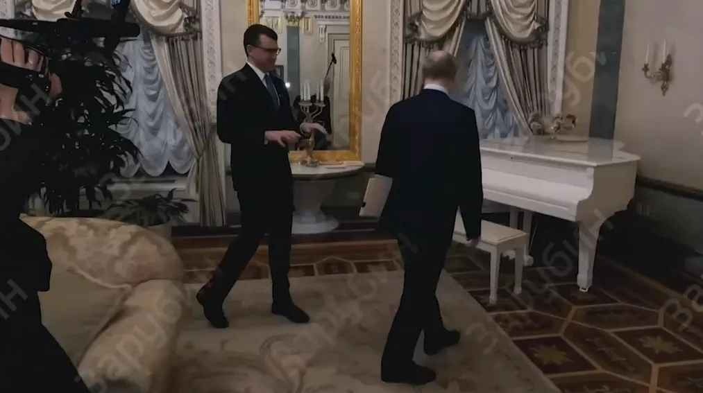 Особисте життя Путіна: диктатор показав свою квартиру у Кремлі