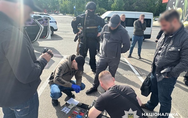 Вимагали повернути неіснуючі борги: на Київщині розкрили групу рекетирів