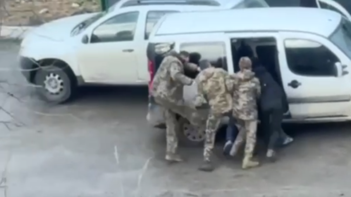 Це ганебні ситуації: голова комітету Ради розкритикував "бусифікацію"