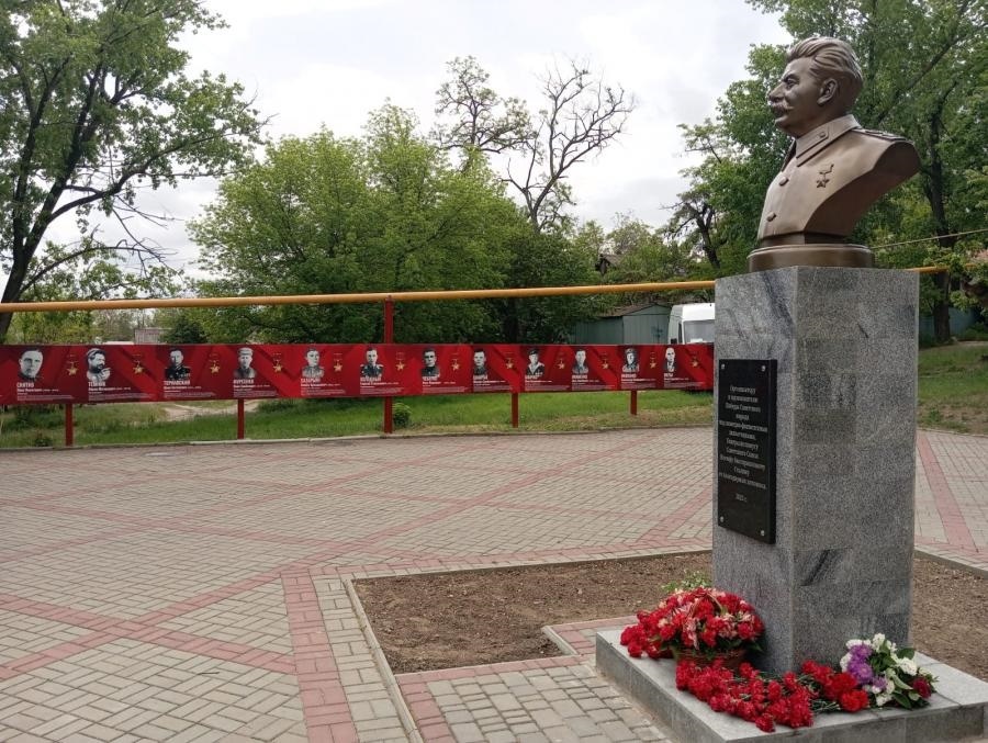 У Мелітополі окупанти встановили пам'ятник Сталіну