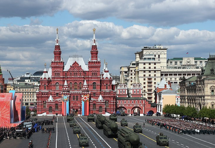 «Путин не изолирован»: что продемонстрировал парад в Москве - Bloomberg