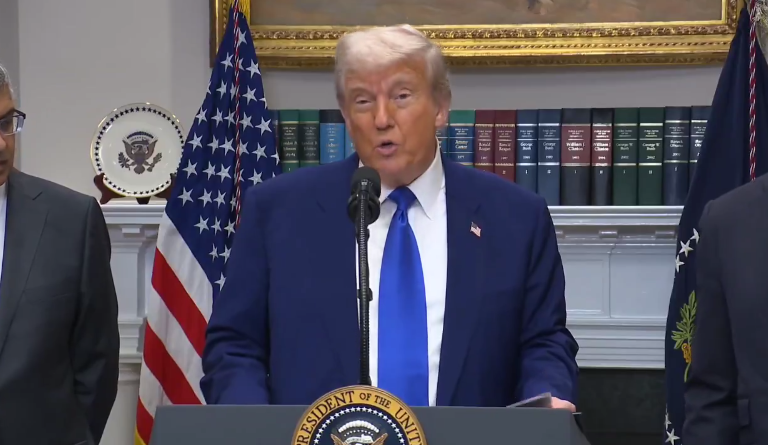 Трамп думает поехать в Стамбул на переговоры Зеленского и Путина