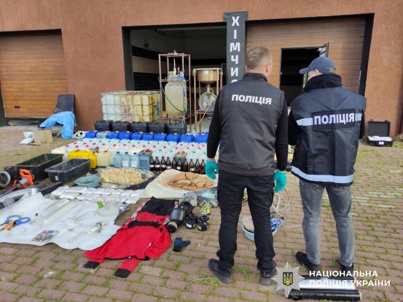 Поліція проводить масштабну спецоперацію, по Україні сотні обшуків