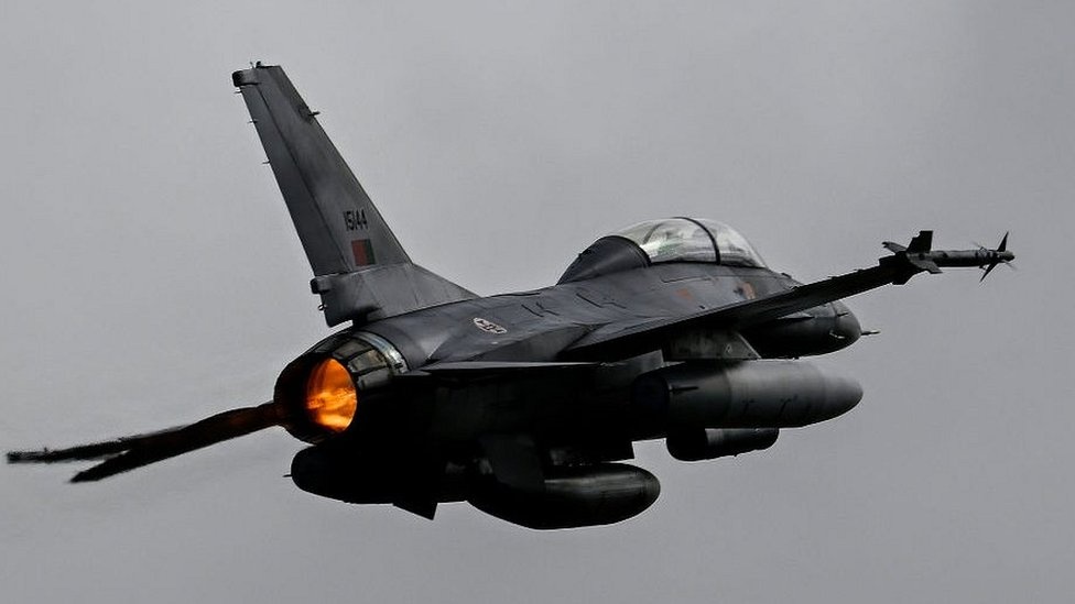Ночью произошла потеря связи с истребителем F-16, пилот катапультировался