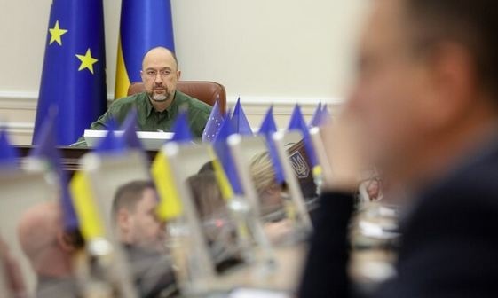 В Украине могут увеличить расходы на войну: премьер назвал причину