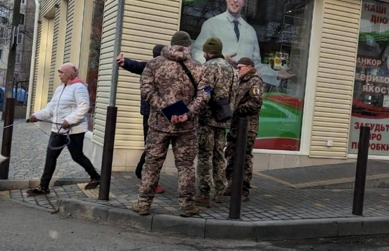 У Вінниці скандал із ТЦК, де військовий побив мобілізованого: подробиці інциденту