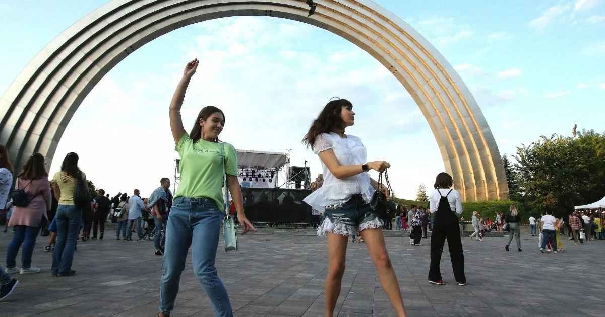 Демографический кризис: война привела к резкому сокращению численности молодежи в Украине