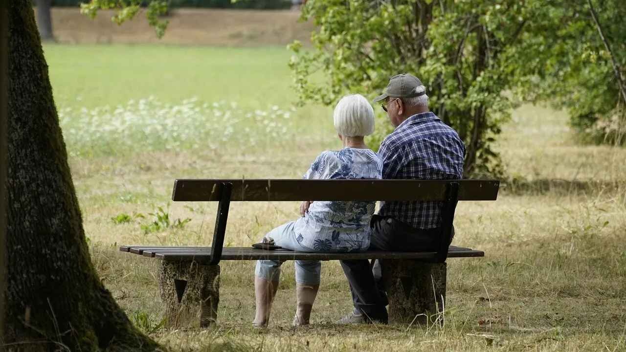 Одна з країн Європи підвищила пенсійний вік до 70 років