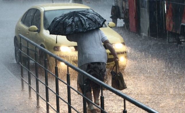 Зливи, град та шквали: прогноз погоди на 25 травня