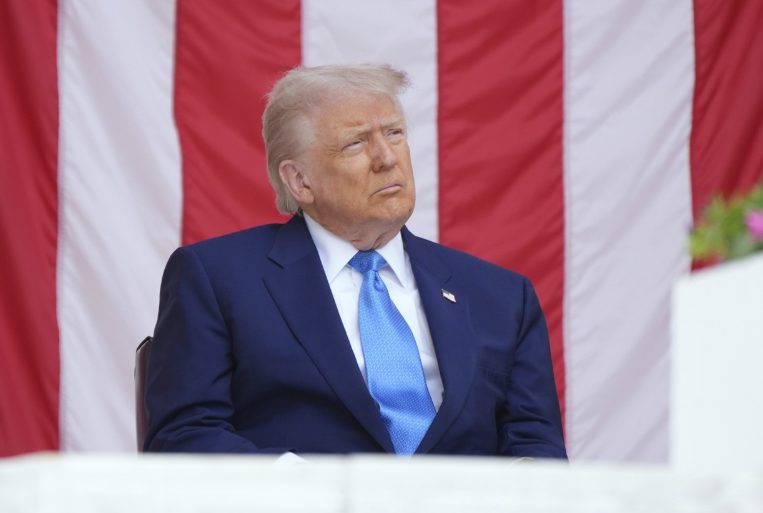 Трамп теряет терпение в отношении Путина, который "играет с огнем", - Politico