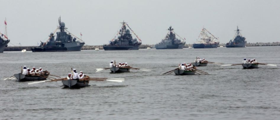 Невідомі дрони шпигунили за німецьким кораблем, який стежив за судном РФ, - Spiegel