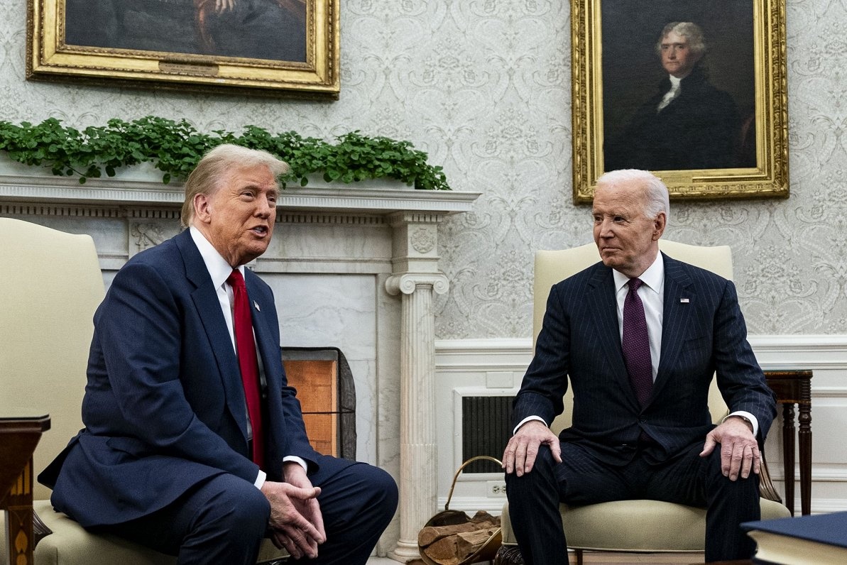 Трамп поделился теорией заговора о том, что Джо Байдена заменили на клона или робота