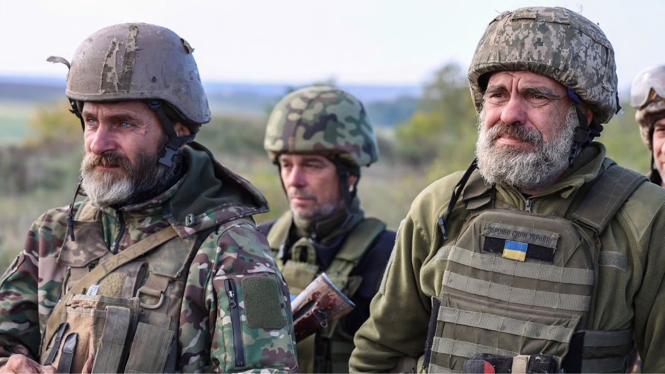 Контракт на службу після 60 років: хто зможе потрапити до військ