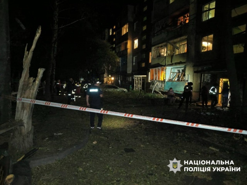 Били по жилому массиву: какие последствия ночного обстрела Чернигова