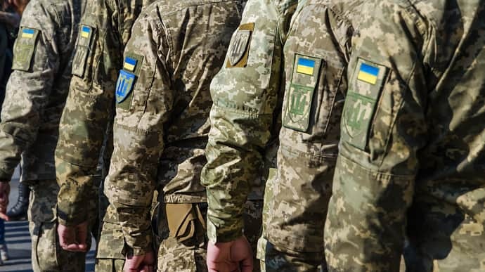 В Украине почти миллионная армия, но на фронте воюет только 20%, - нардеп