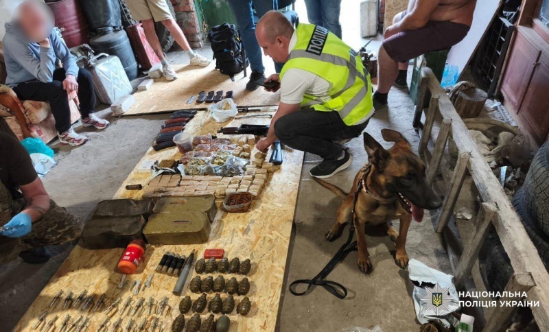 Поліція проводить понад 500 обшуків у рамках масштабної спецоперації