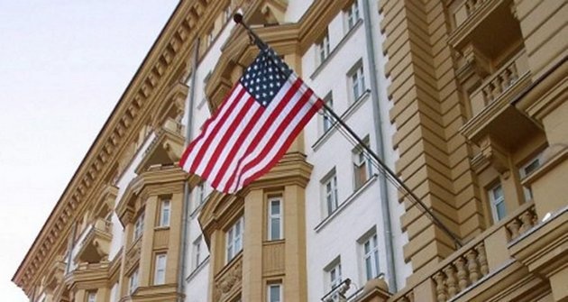 Пентагон поздравил американцев с Днем флага США триколором РФ
