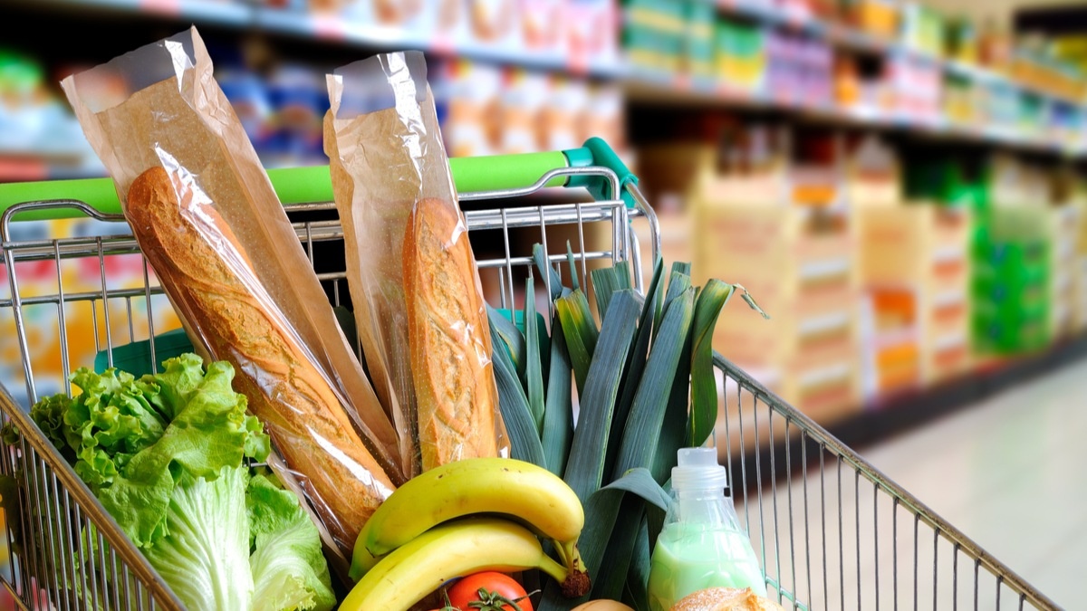 Вартість продуктів в Україні та Польщі: порівняння цін