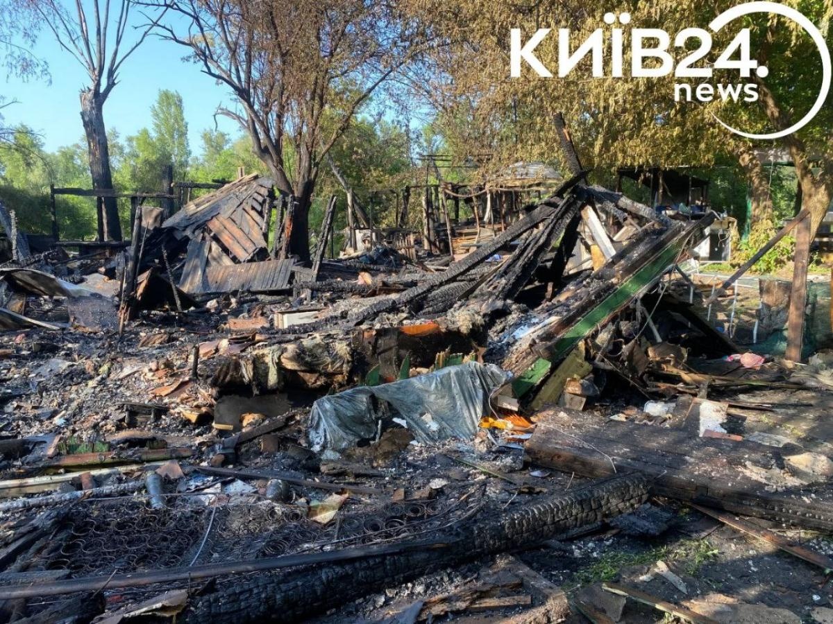 Российский дрон упал посреди частного сектора в Днепровском районе Киева