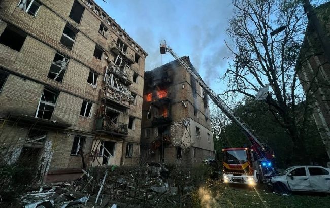 Масовані удари ракетами та безпілотниками по Україні підривають спроби Трампа укласти мирну угоду, - WSJ