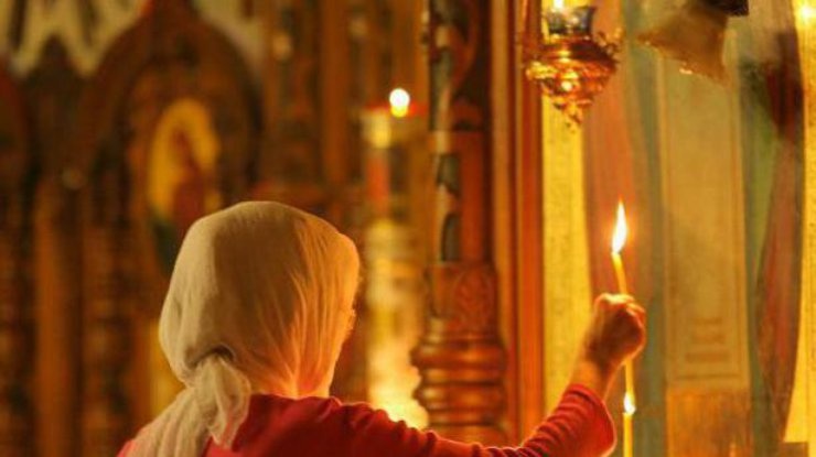 Чи можна жінкам ходити в храм у штанах та без хустки: несподіваний вердикт