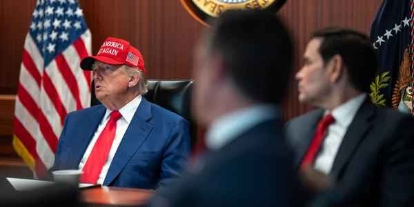 Трамп із миротворця перетворився на розпалювача війни, - Financial Times