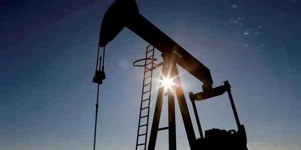 Можлива блокада Іраном Ормузької протоки: наскільки може подорожчати нафта