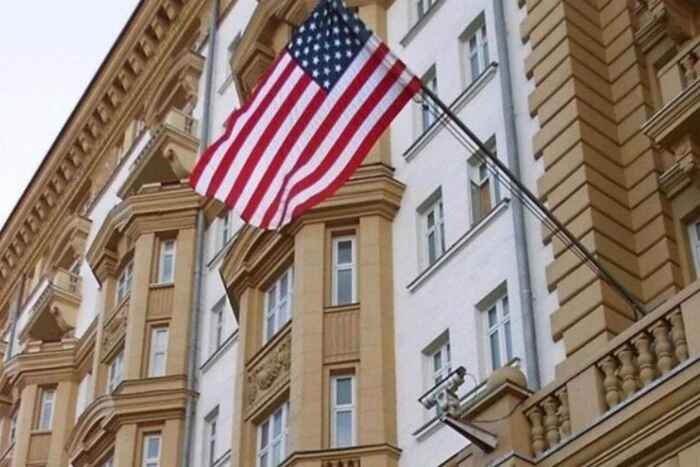 США приступили к эвакуации членов семей дипломатов из Ливана