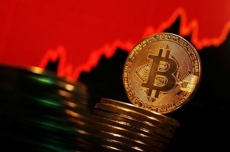 Биткоин установил новый рекорд: сколько сейчас стоит криптовалюта