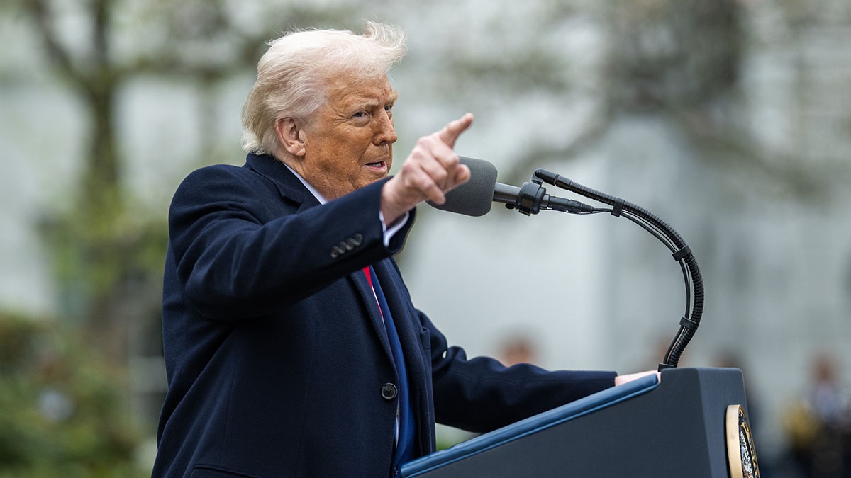 "Трамп дуже злий на Путіна": США можуть передати Україні наступальне озброєння, - Axios