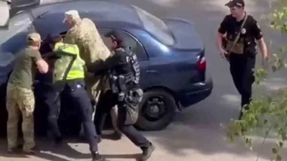 Рада продовжила воєнний стан та мобілізацію до 5 листопада