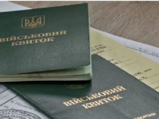 Військова служба для чоловіків 60+: хто отримає право добровільно підписувати контракт