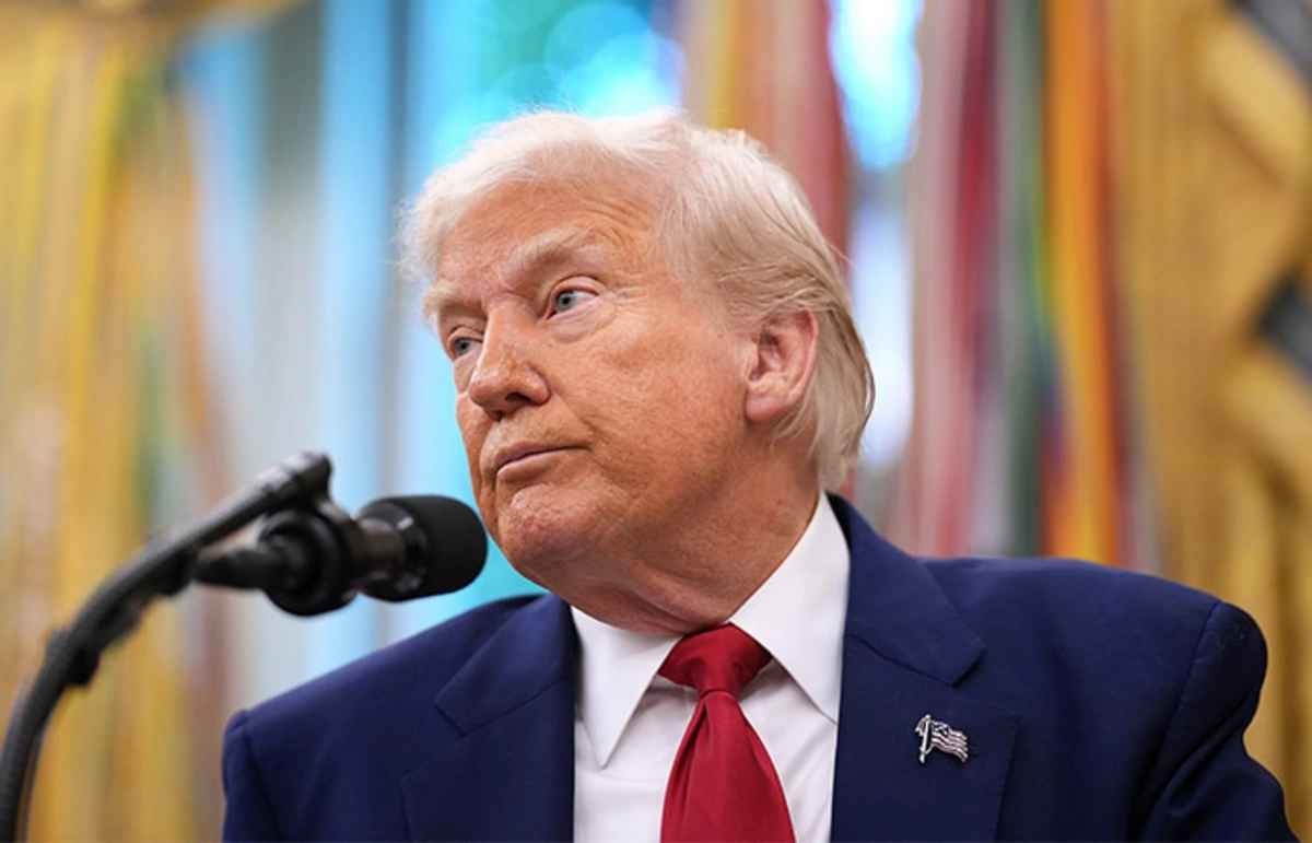 Трамп подаст в суд на WSJ из-за публикации о подарке Эпштейну