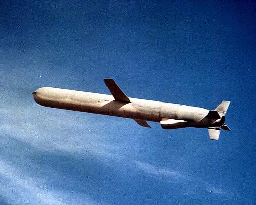 Без Tomahawk чи JASSM: експерт розкрив справжні плани США щодо постачань зброї Україні