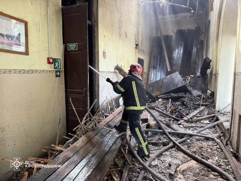 Удар по Кропивницькому: пошкоджено пожежно-рятувальну техніку ДСНС
