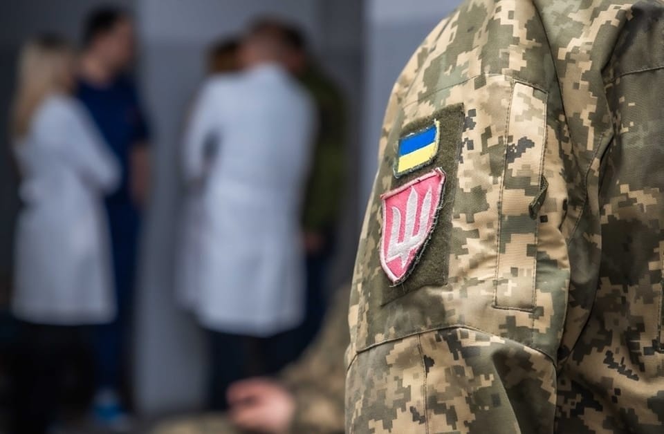 У Черкасах чоловік вистрибнув із вікна медичного закладу під час проходження ВЛК