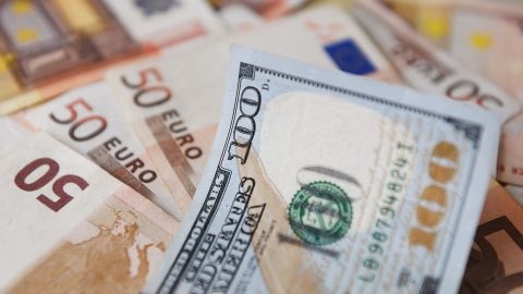 Евро достиг нового максимума на фоне мирных переговоров по Украине