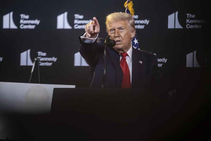 Трамп готов предоставить Украине гарантии безопасности, но вне НАТО, - Politico