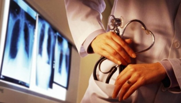 Зарплаты врачей вырастут, но у Минздрава есть условие