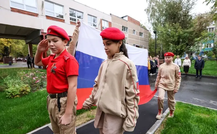 У Мелітополі окупанти влаштували для дітей змагання "знайди диверсанта ЗСУ" - "Жовта стрічка"