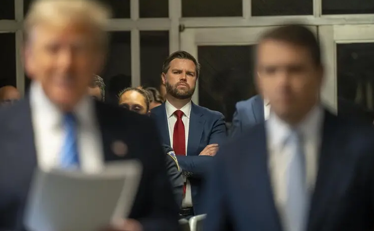 "Если с Трампом что-то произойдет": Вэнс ответил, готов ли стать главой Белого дома