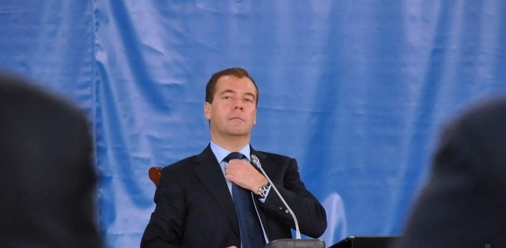 Медведєв видав нові божевільні погрози Великій Британії: що сказав