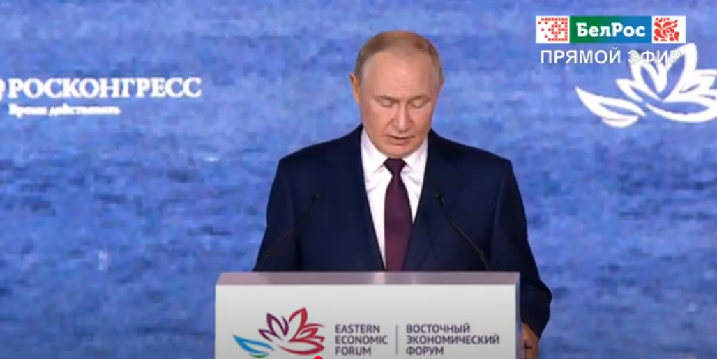 Путін заперечує стагнацію російської економіки, про яку раніше заявив глава Ощадбанку